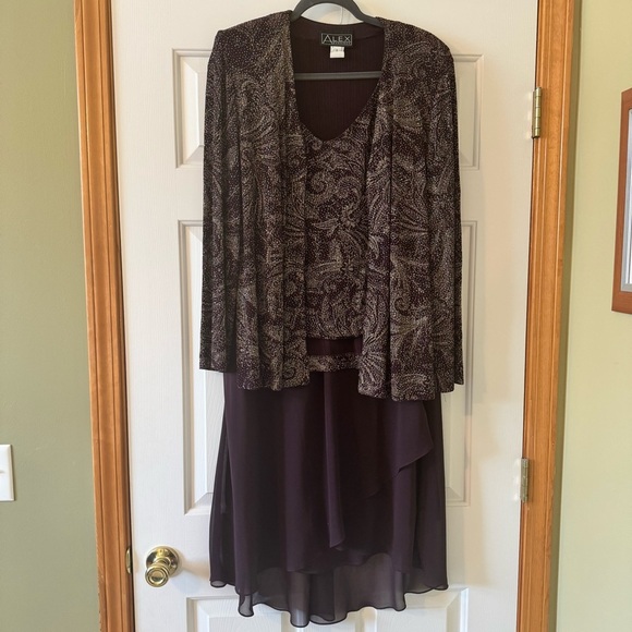 Alex Evenings 3 Piece Set Long Chiffon Skirt with Tank and  Jacket - Picture 1 of 15